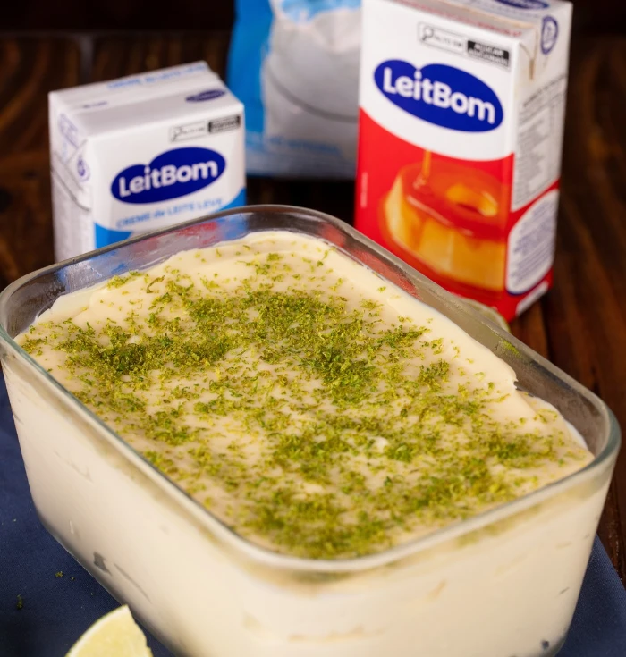 Mousse de Limão com Cobertura de Chocolate Branco