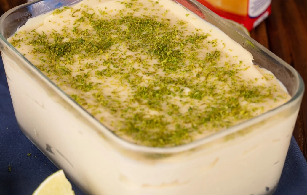 Mousse de Limão com Cobertura de Chocolate Branco